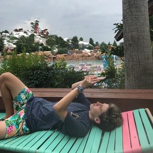 Meet your Posher, Max